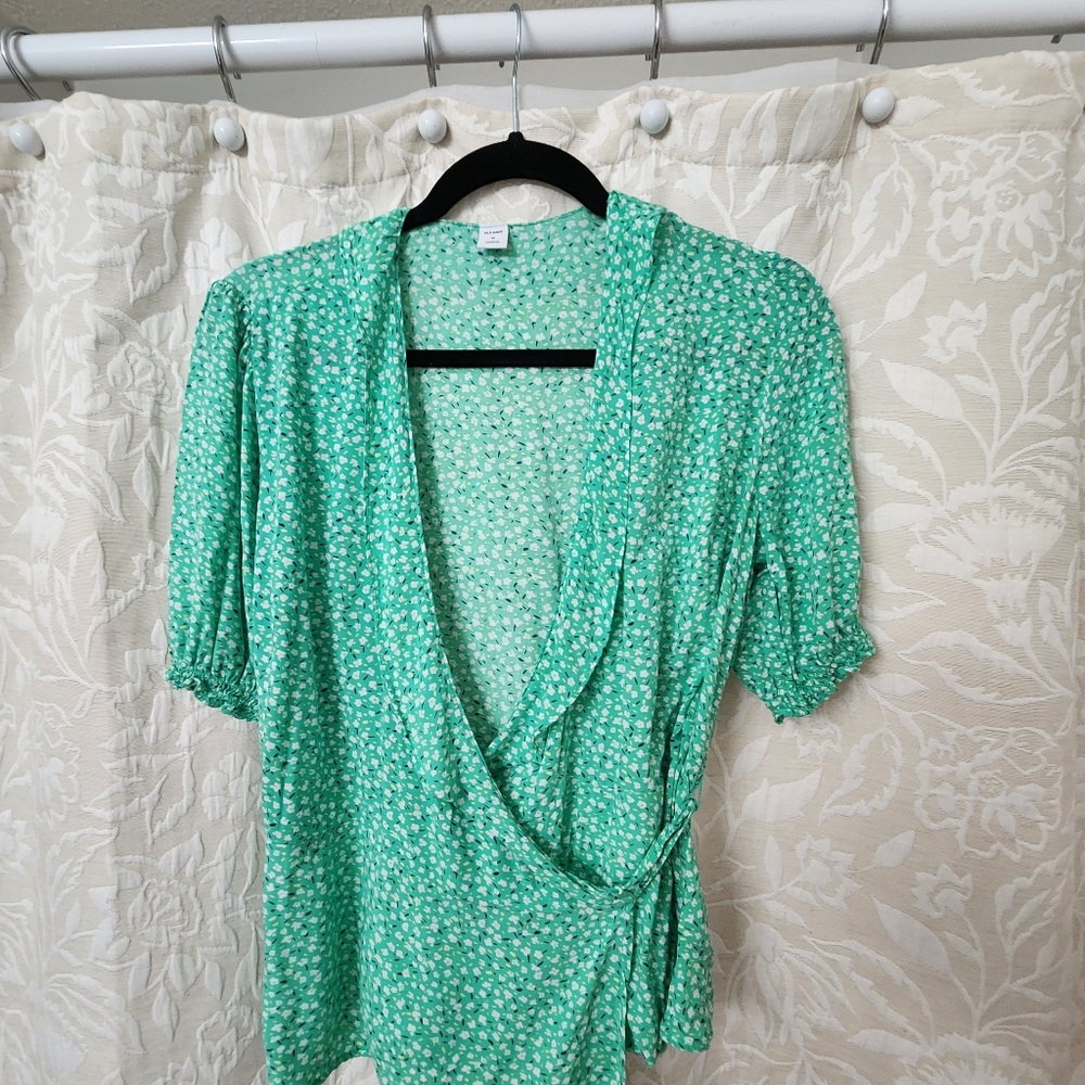 Green & White Floral Wrap Top - Picture 2 of 4
